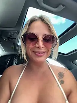 AnissaHale webcam
