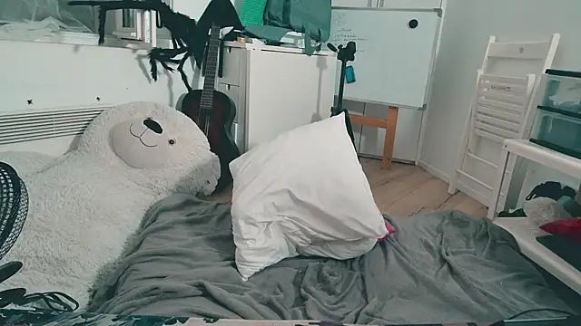 CeriseLapine webcam