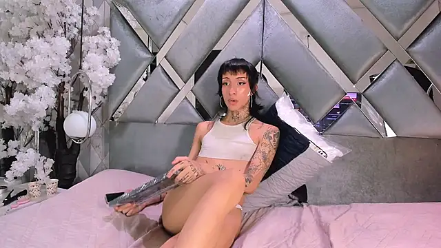 Model: MadisonWood01