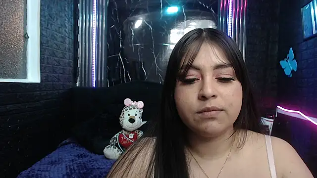 lehia_285 live cam on StripChat