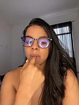 trianawhite live cam on StripChat