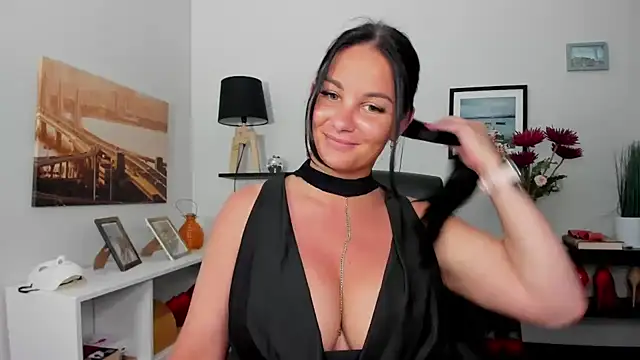 IvyMidnight webcam