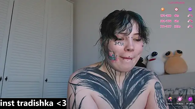 tradishka live cam on StripChat