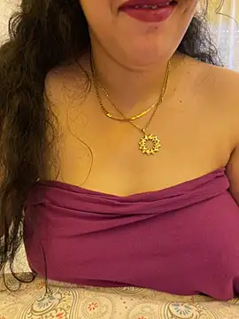 Bold-arabic-vibes live cam on StripChat