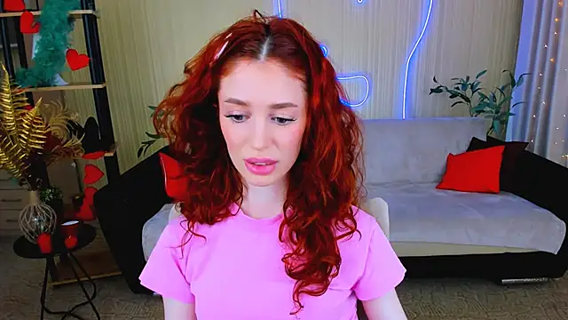 ChristinaConteeree live cam on StripChat