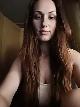 LunaCrystall live cam on StripChat