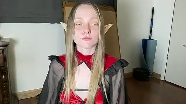 ElfGirlAna live cam on StripChat