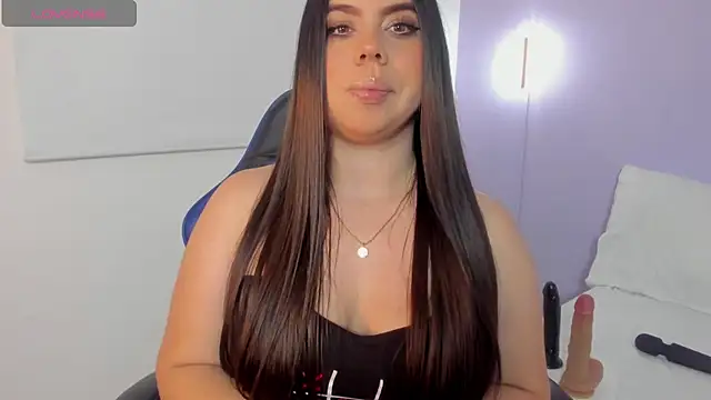 luna_blazze_ live cam on StripChat