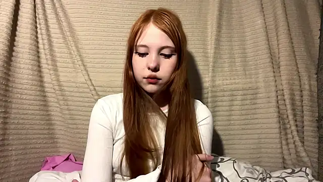 LittleEres live cam on StripChat