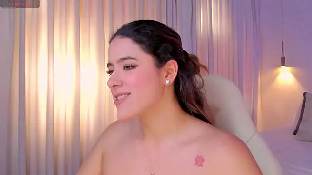nathalie_rivers live cam on StripChat