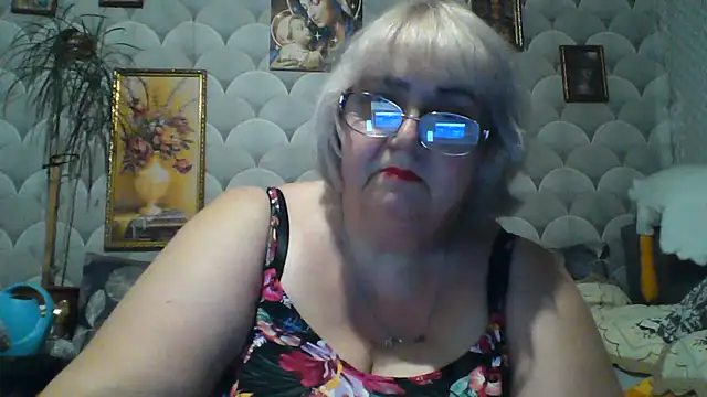 MarinaFarina53 live cam on StripChat