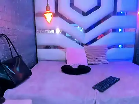 MadisonJean live cam on StripChat