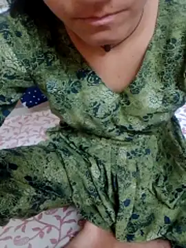 sizzling_annu_ live cam on StripChat