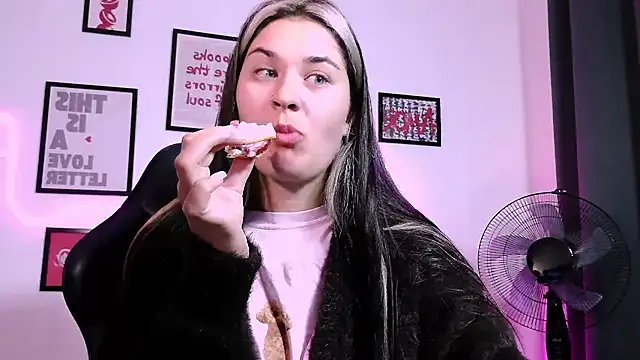 AlisaFrost webcam