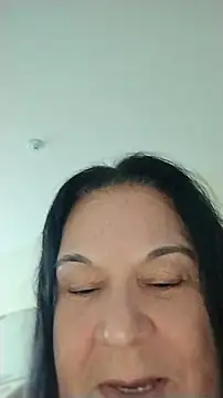 Yaya_Mineira webcam
