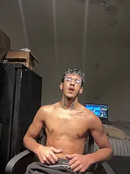 rafaelmaduro live cam on StripChat