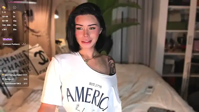ParisianDoll webcam