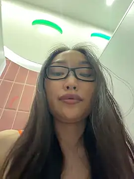 trytomakememoam webcam