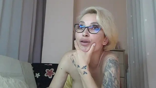 JADAPink___ webcam