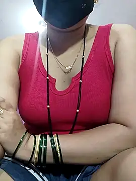 Priyanka_30 live cam on StripChat