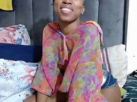 creamyslender23 live cam on StripChat