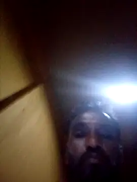 HidingSpraguea webcam