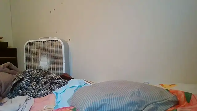 starlight1983 live cam on StripChat