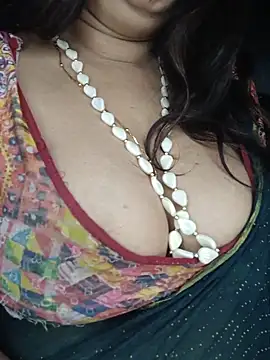 Aarna111 live cam on StripChat