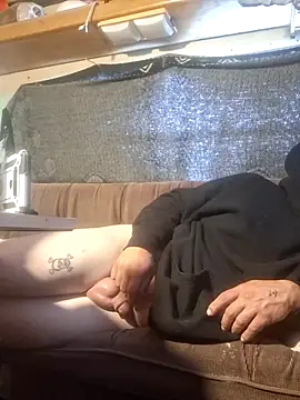 Ldnick69 live cam on StripChat