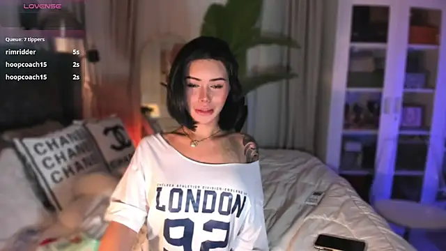 Model: ParisianDoll