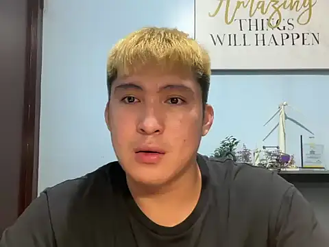 Kingdirtyfog live cam on StripChat
