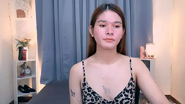 Mimi_Mckinley webcam