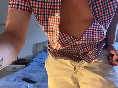 malcolm2334 live cam on StripChat