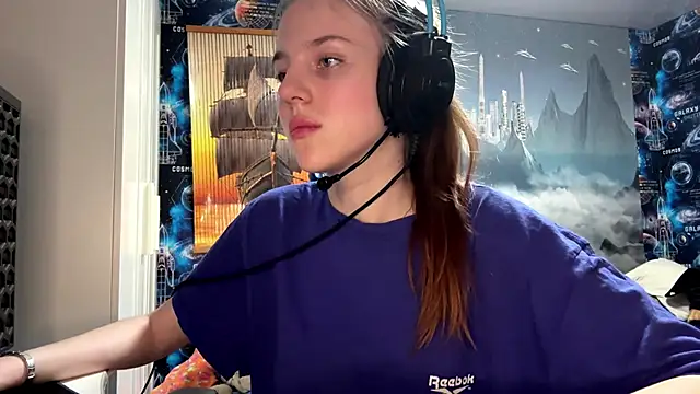 Elira_Breeze webcam