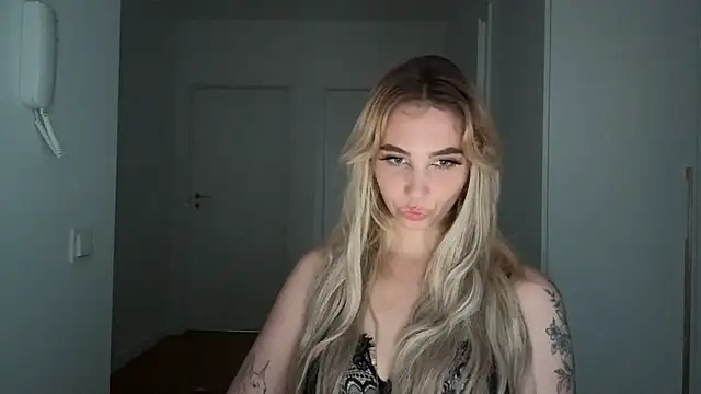 TeenLily webcam