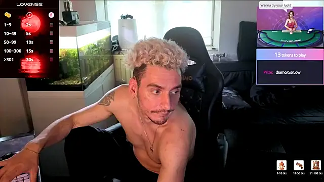 Rayzel_White webcam