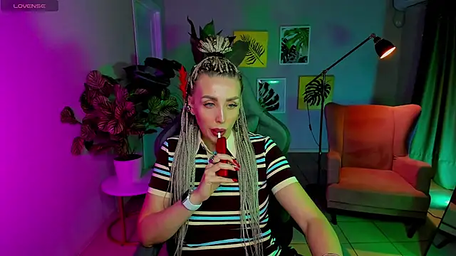 MonicaRiley webcam