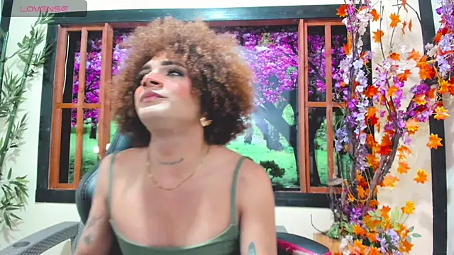 Sharlotte_Jones webcam