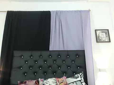 Mia_Hiills webcam