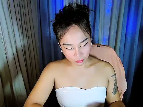 YourNikkieXxx webcam