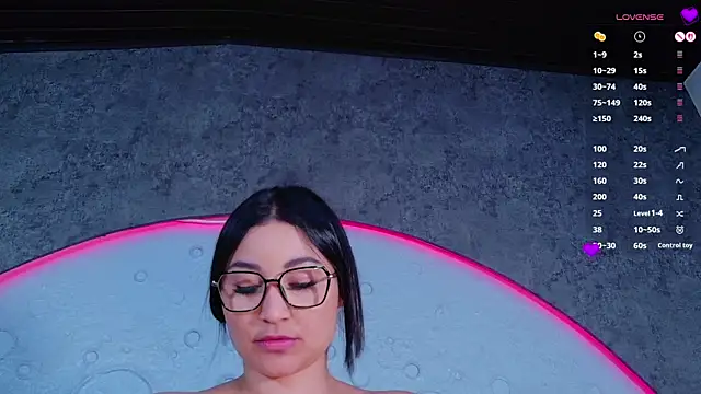 ReinaChloe webcam