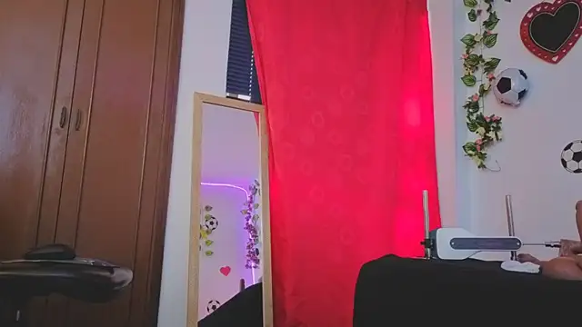 MiaCollinssx webcam