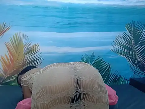 GoldenLuxeLady webcam