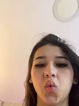 Littlee_Mia webcam