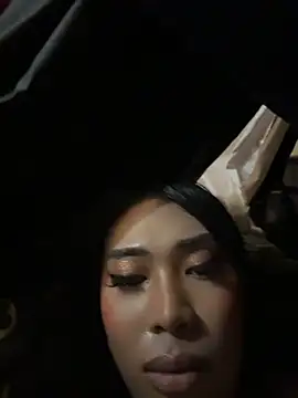 hugecock_tamira webcam