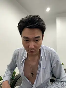 qqq-002 webcam