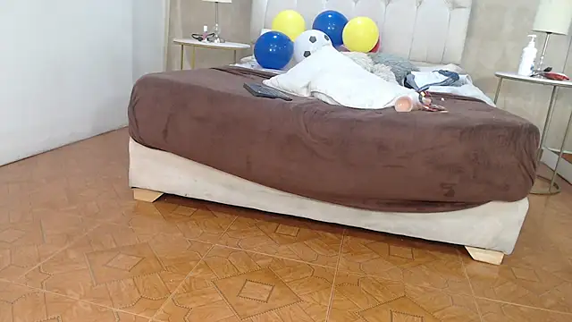 LuciaMoore webcam