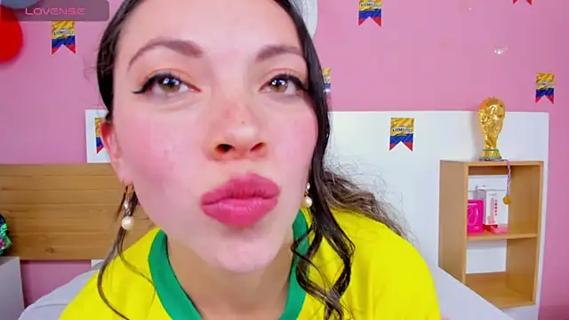 AshleyBenoitt webcam