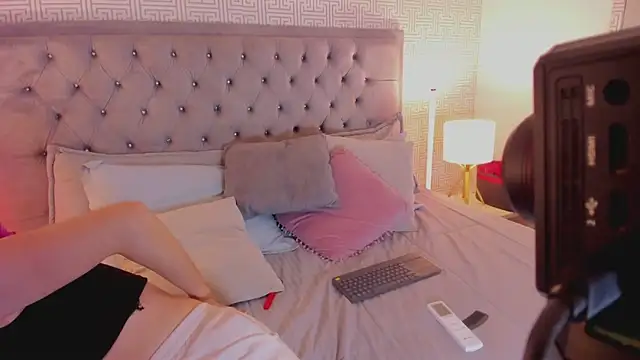 LanaJones_ webcam