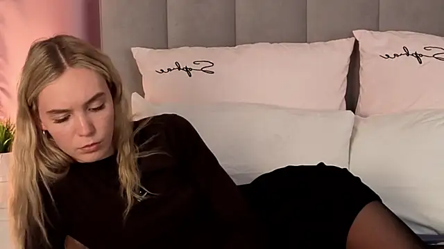 NikkiRyx webcam
